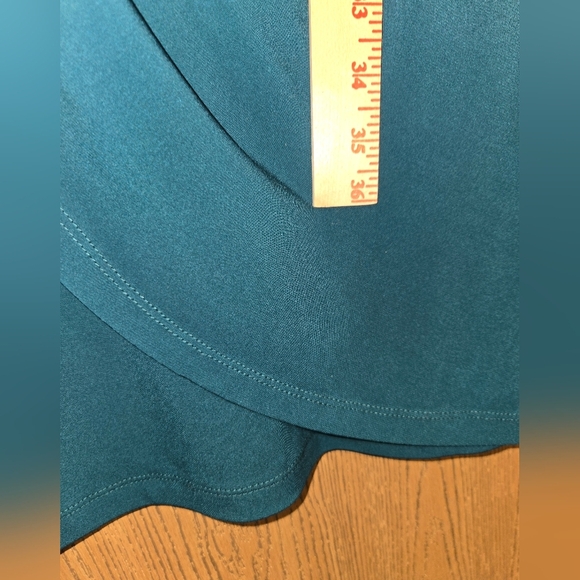 Elegant Teal Lace Dress - Picture 6 of 7